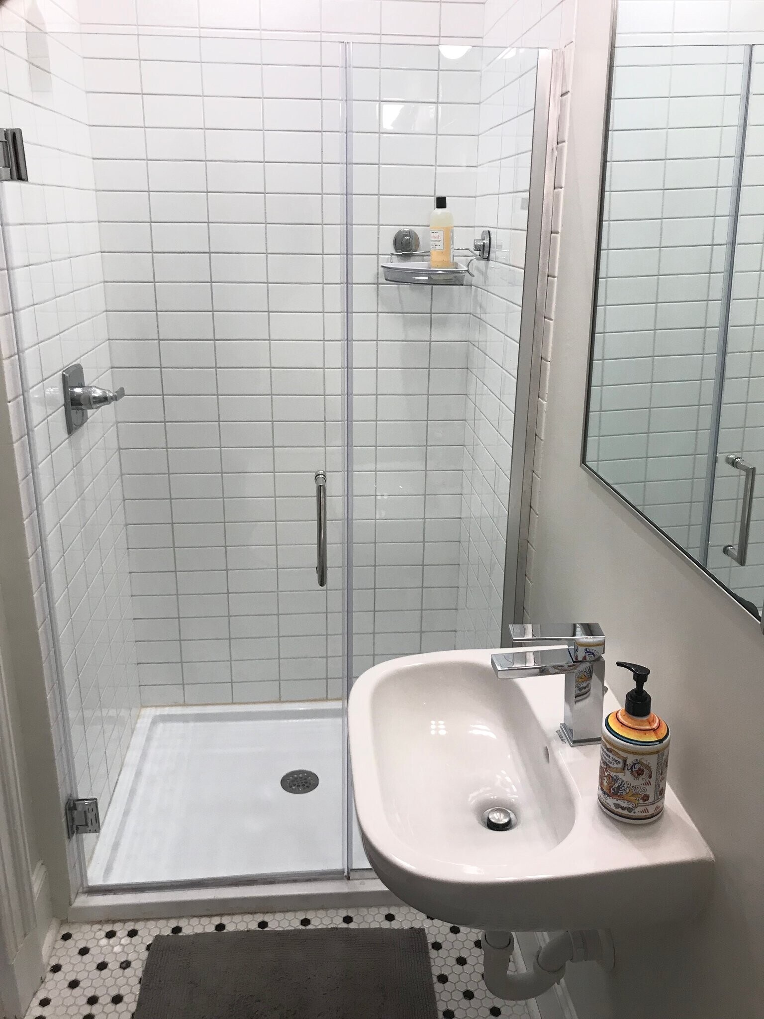 Building Photo - 208 Watts St