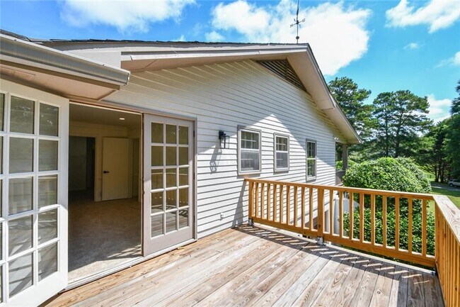 Building Photo - 17040 Birmingham Rd