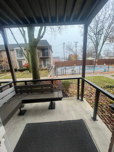 Building Photo - 1709 E 14 Mile Rd