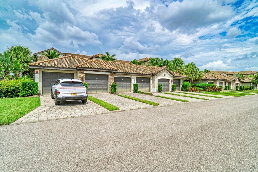 Building Photo - 5557 Palmer Cir