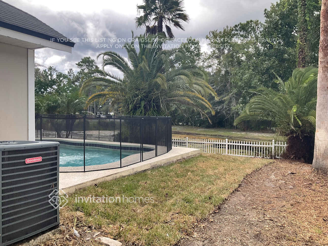 Building Photo - 204 Hidden Lake Dr