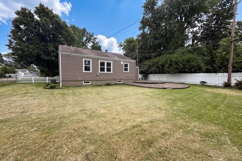 Building Photo - 1 Winstead Pl