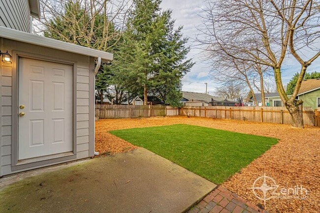 Building Photo - 1216 W 22nd St