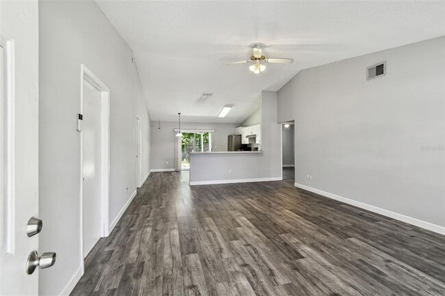 Building Photo - 331 Feather Tree Dr
