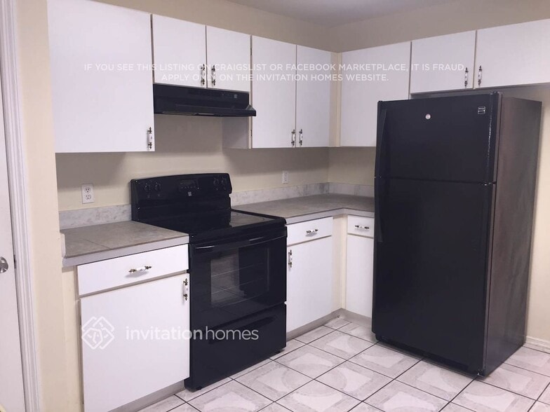 Building Photo - 2401 Bel Air Cir