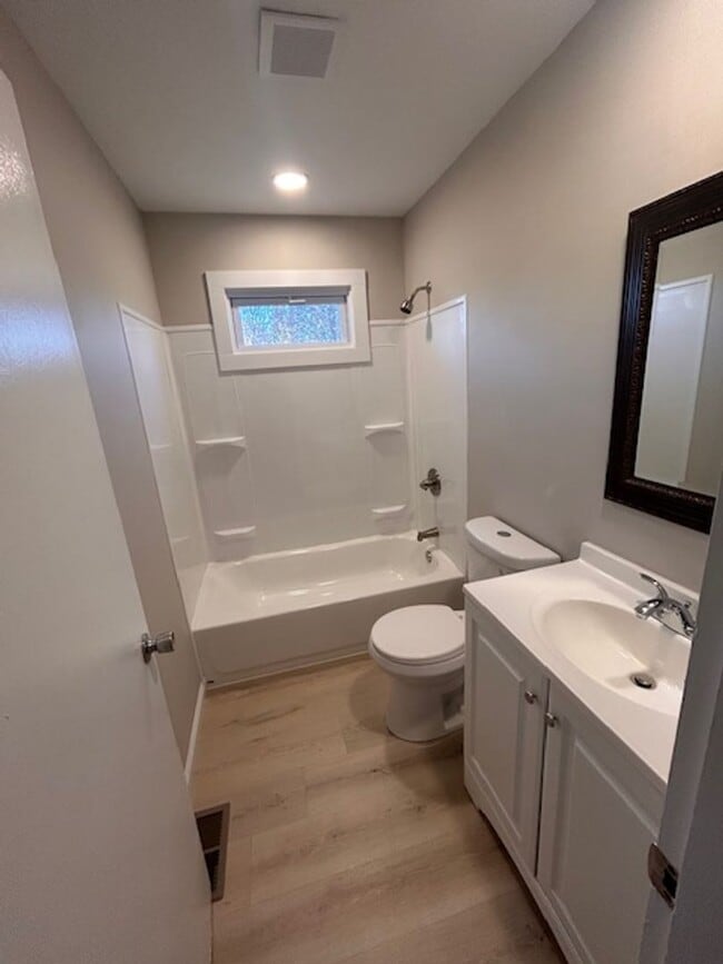 Building Photo - Cape Cod on Clay Mills Road!   251104