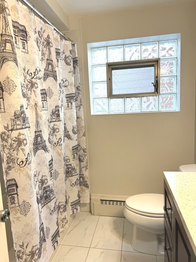 Building Photo - 4644 N Sayre Ave