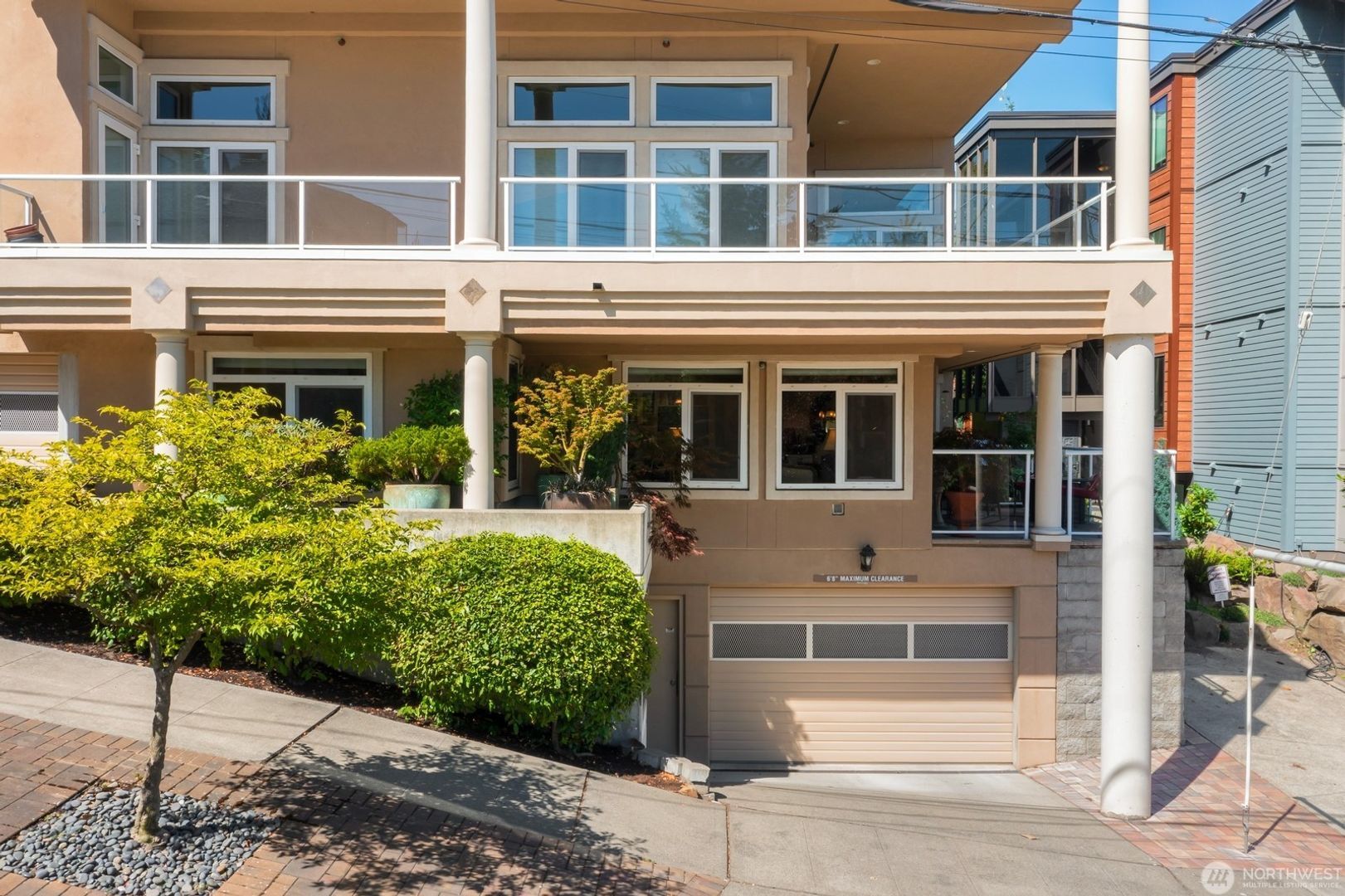 Building Photo - Luxury spacious unit with partial downtown view in Magnolia