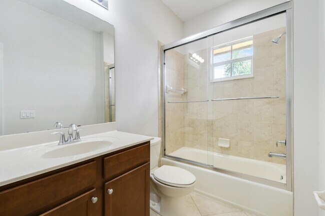 Building Photo - 4644 Cadiz Cir