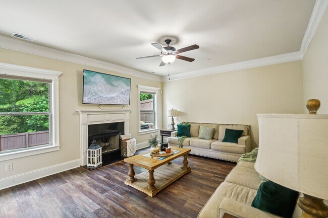 Building Photo - 115 Village Park Dr