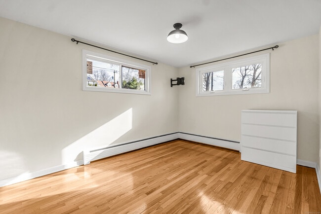 Building Photo - 149 Lakeside Blvd E