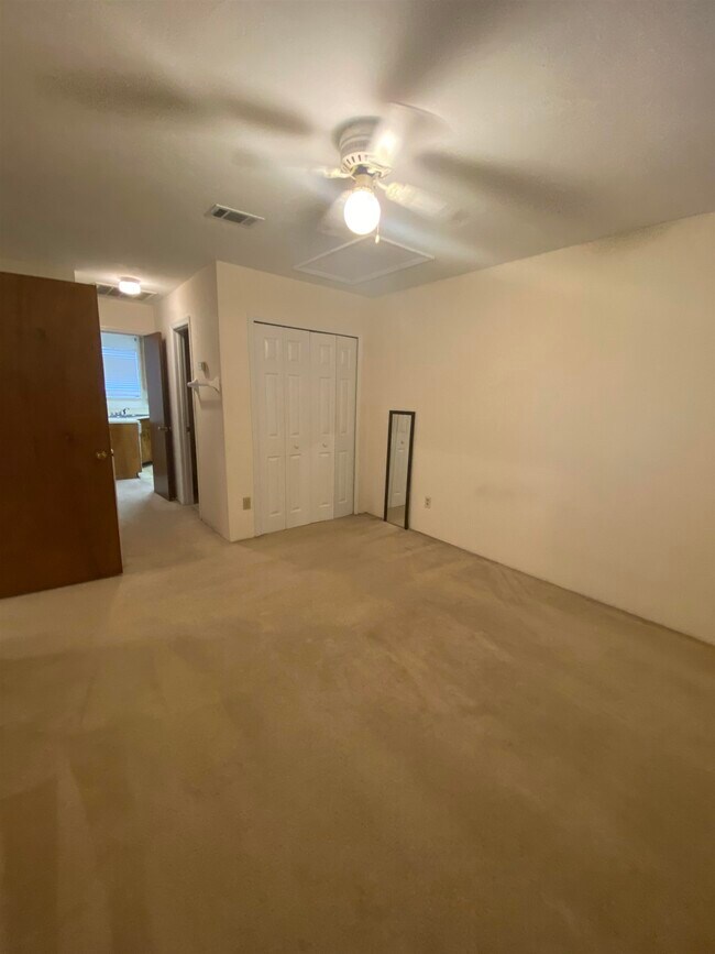 Building Photo - 6024 Greenon Ln