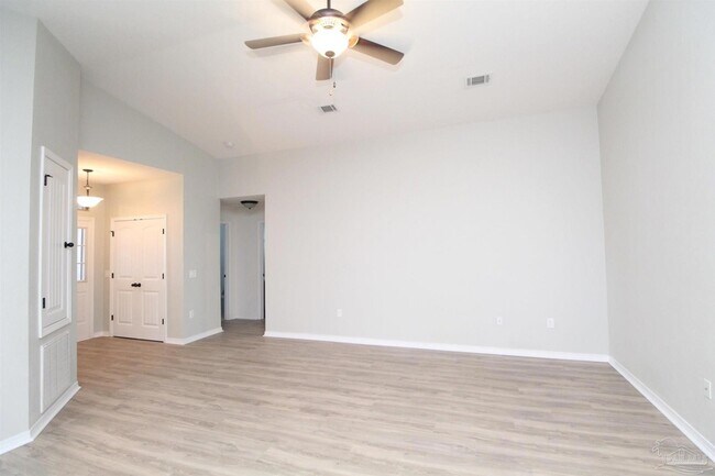 Building Photo - 5605 Peach Dr