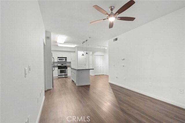 Building Photo - 100 S Alameda St