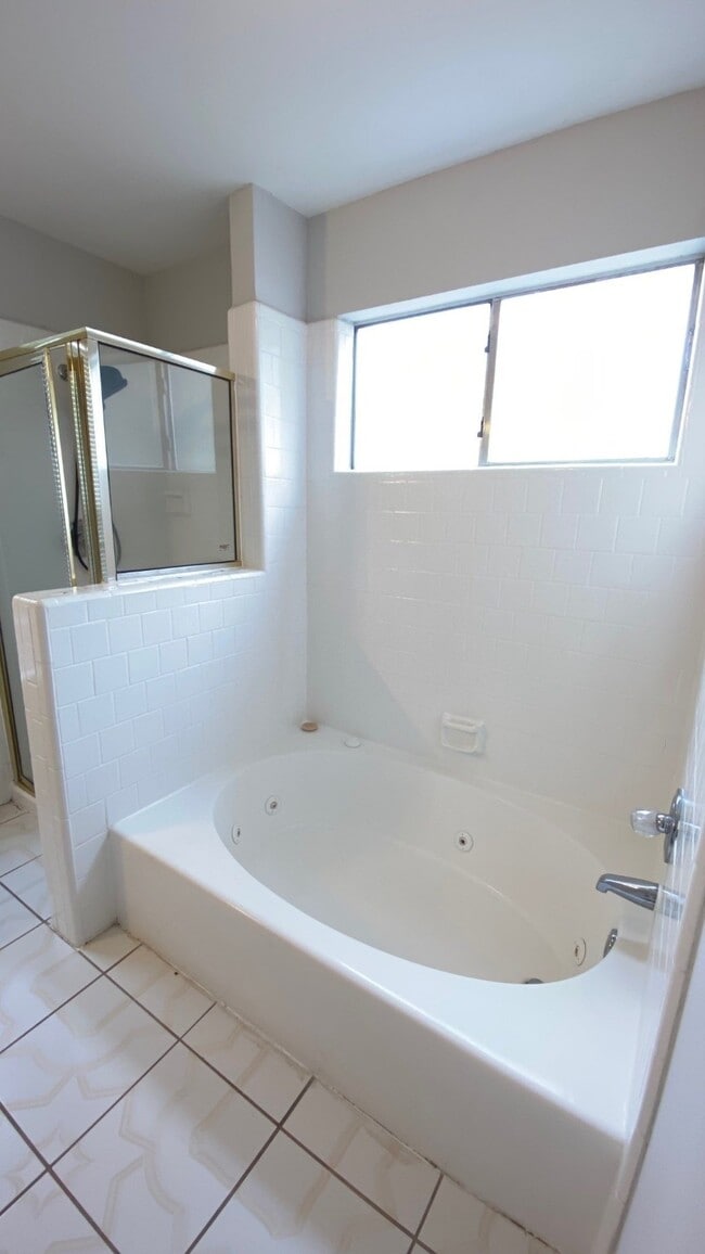 Building Photo - 5922 Cinnamon Creek Cir