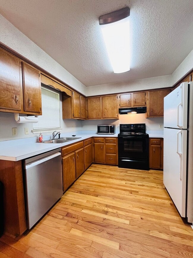 Building Photo - 3 BR/ 2 BA home located in Killearn Acres!