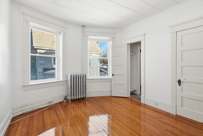 Building Photo - 44 Bardwell St