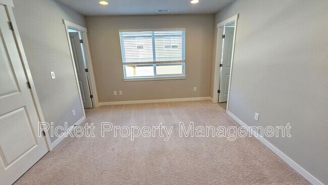 Building Photo - 1032 Magnuson Way