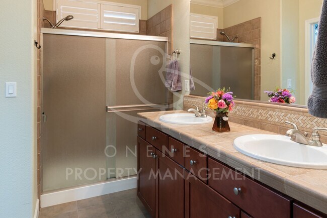 Building Photo - Beautifully maintained single-story home in Lincoln Crossing