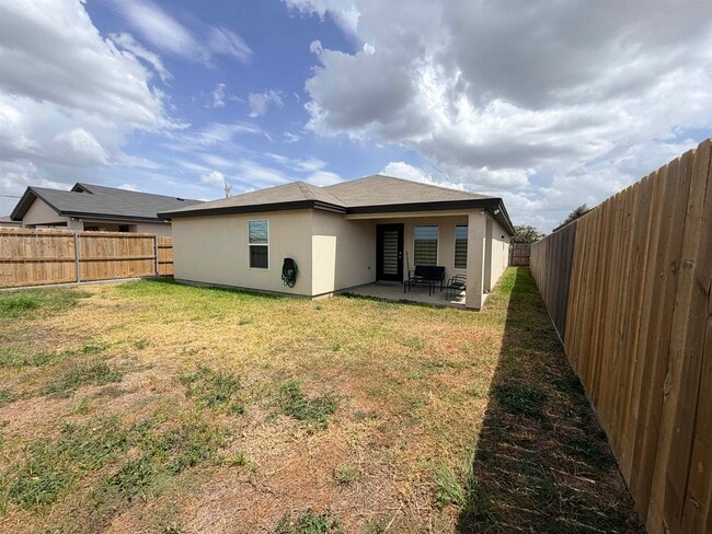 Building Photo - 5718 Gillian Dr