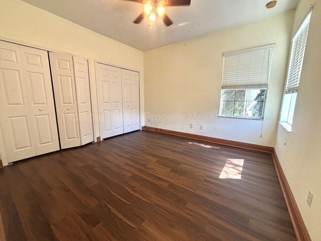 Building Photo - 902 Hire Cir