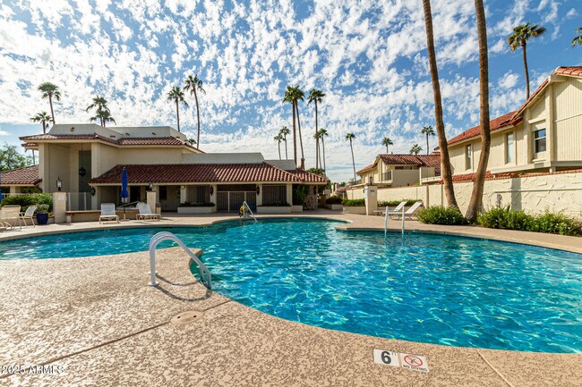 Building Photo - 5531 N 71st Pl