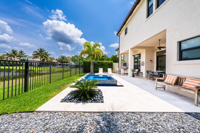 Building Photo - 9368 Eden Roc Ct