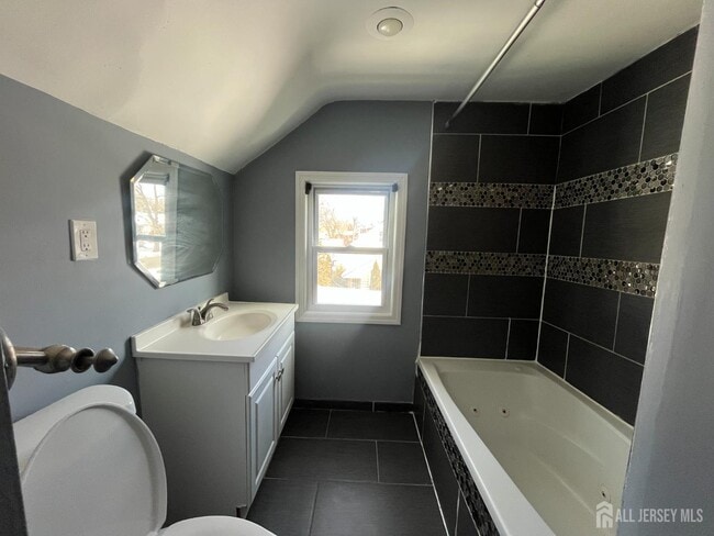 Building Photo - 7 Bound Brook Ave