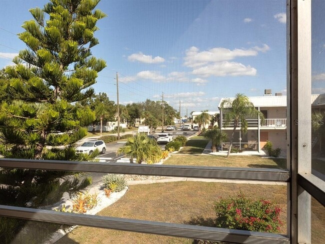 Building Photo - 400 Base Ave E Cmn