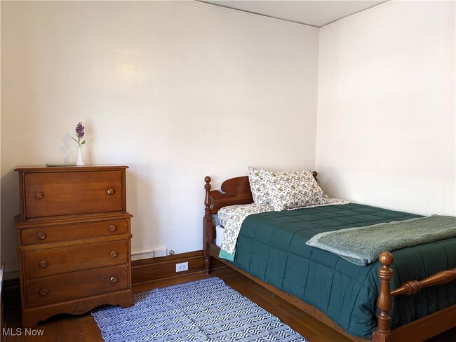 Building Photo - 30 Casterton Ave