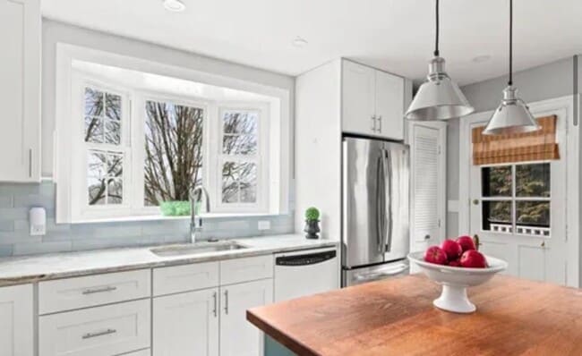 Building Photo - 444 St Davids Ave