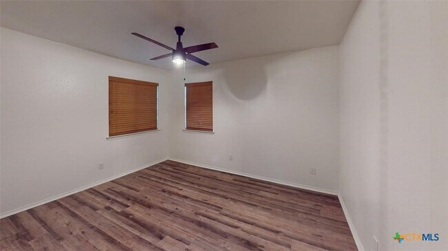 Building Photo - 6705 Rosita Oak Dr