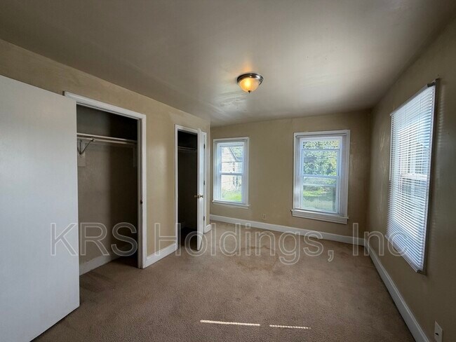 Building Photo - 754 Fremont St