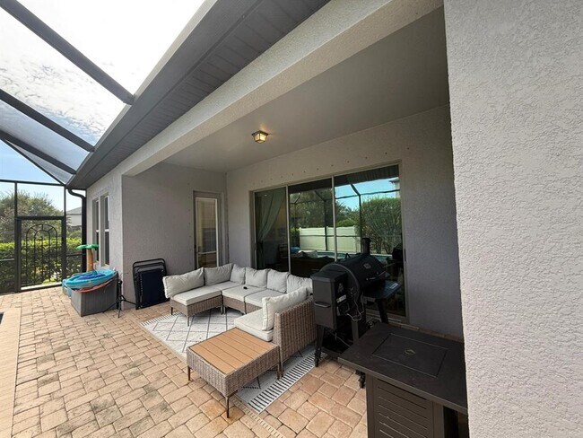 Building Photo - 12913 Utopia Lp