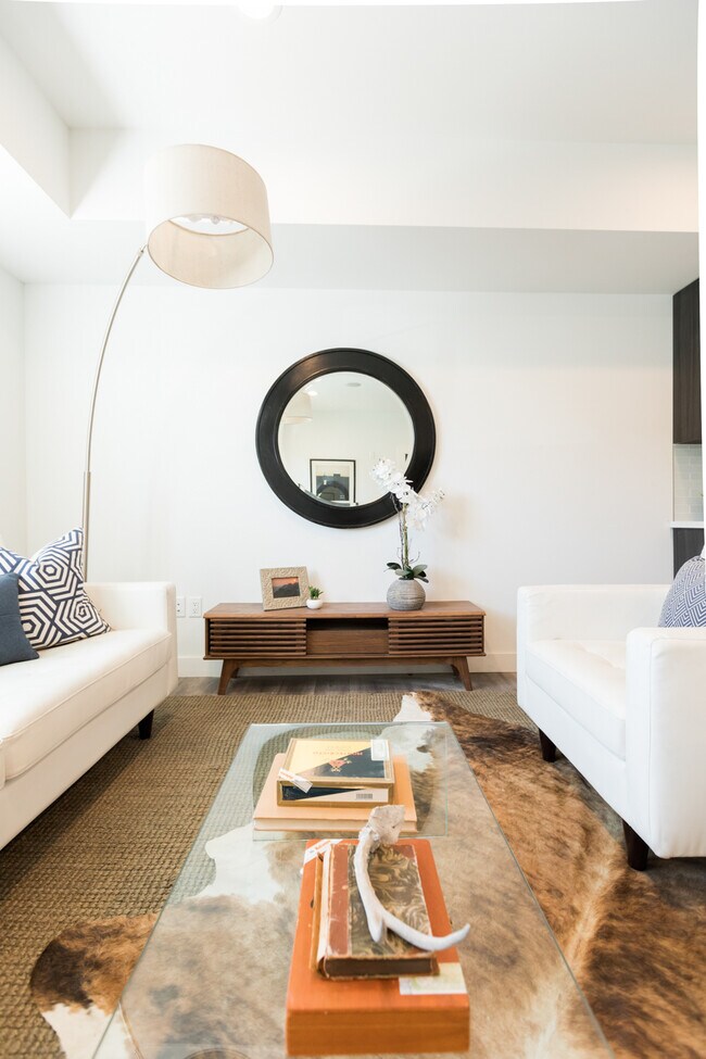 Building Photo - 12647-12649 N Bradley Ave