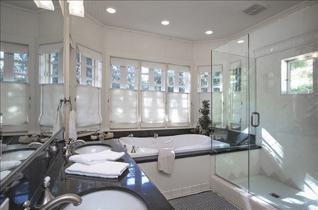 Building Photo - Coming Soon! La Canada Flintridge Contempo...