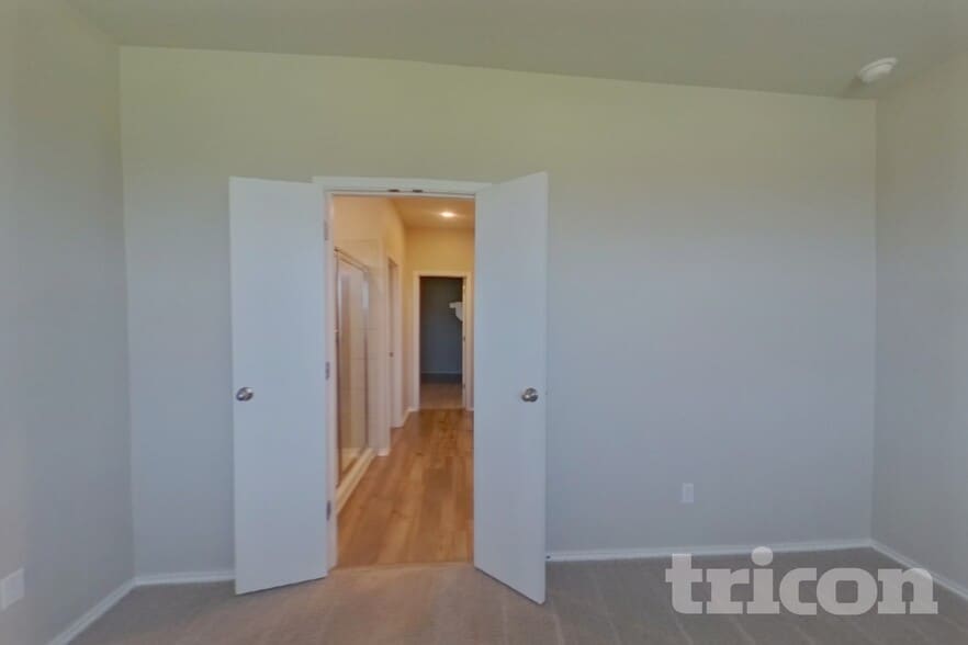 Building Photo - 5200 Saddle Clb Dr