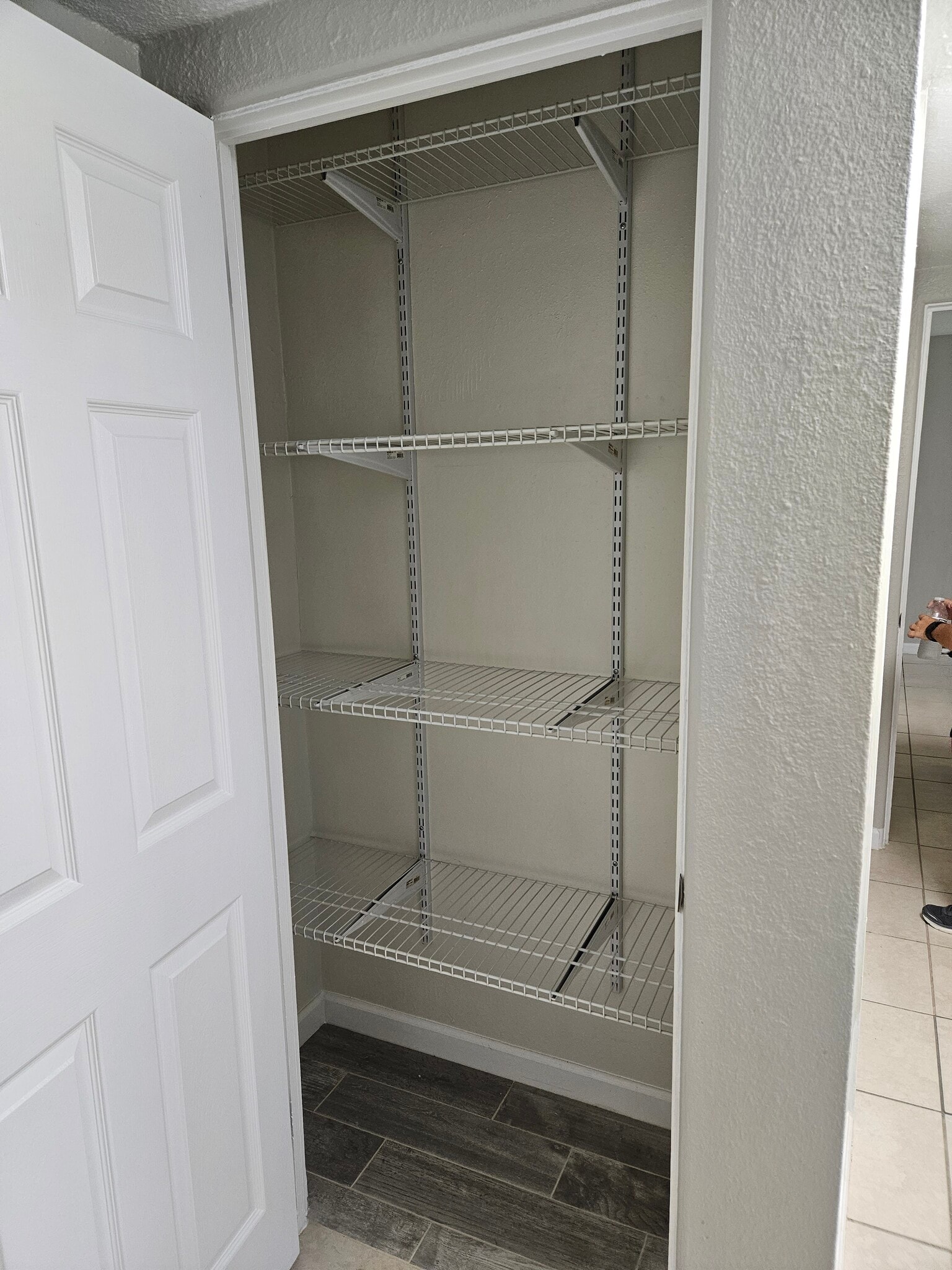 Building Photo - 217 S Alder Dr