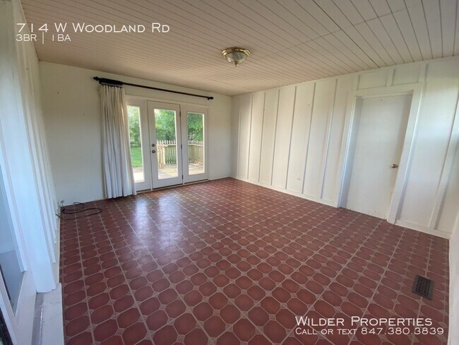 Building Photo - 714 W Woodland Rd