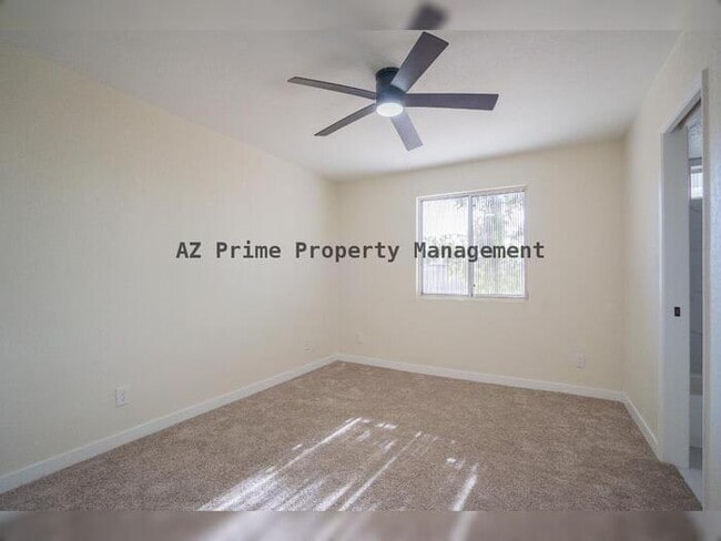 Building Photo - 3142 N 78th Dr