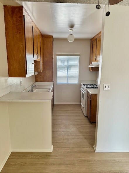 Building Photo - 4350 Troost Ave