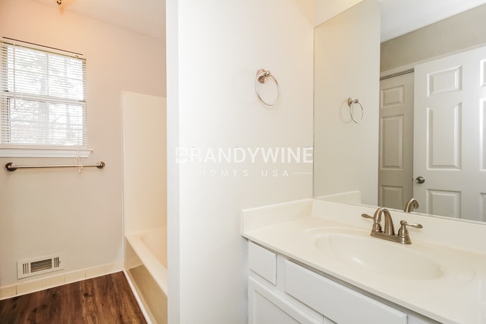 Building Photo - 1334 Colonial Trce NW