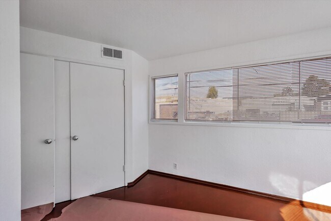 Building Photo - 6033 Foothill Blvd