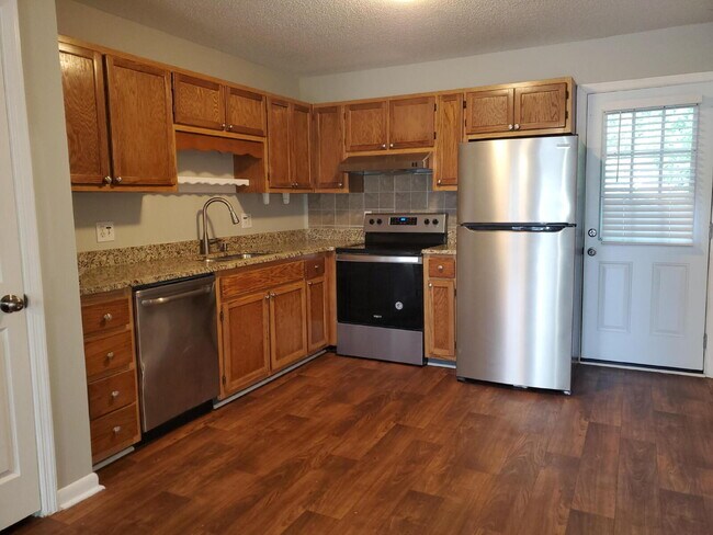 Building Photo - 1 month free call for details!!!  2-Bed Apartment in Decatur's Heart – Your Cozy Retreat Awaits!"