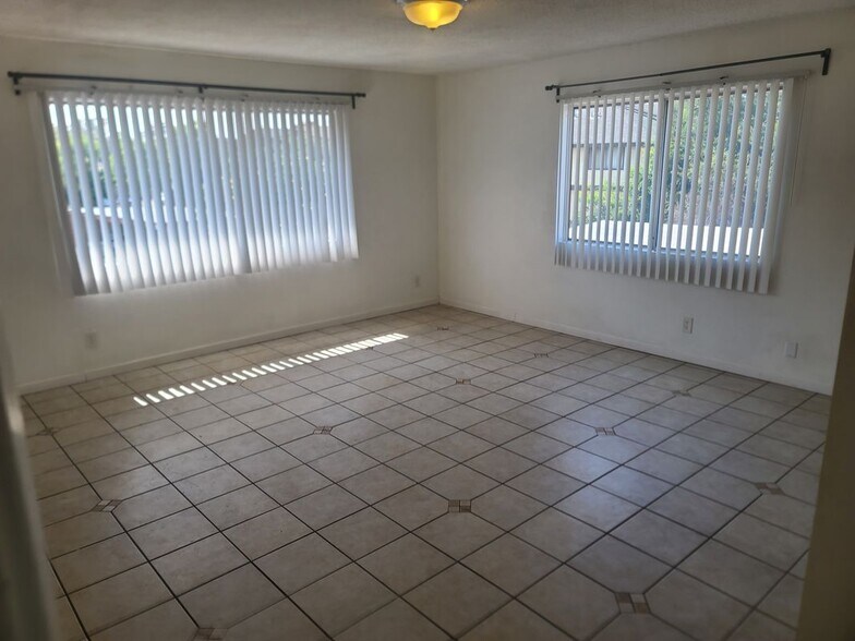 Building Photo - 101 W Olive Ave