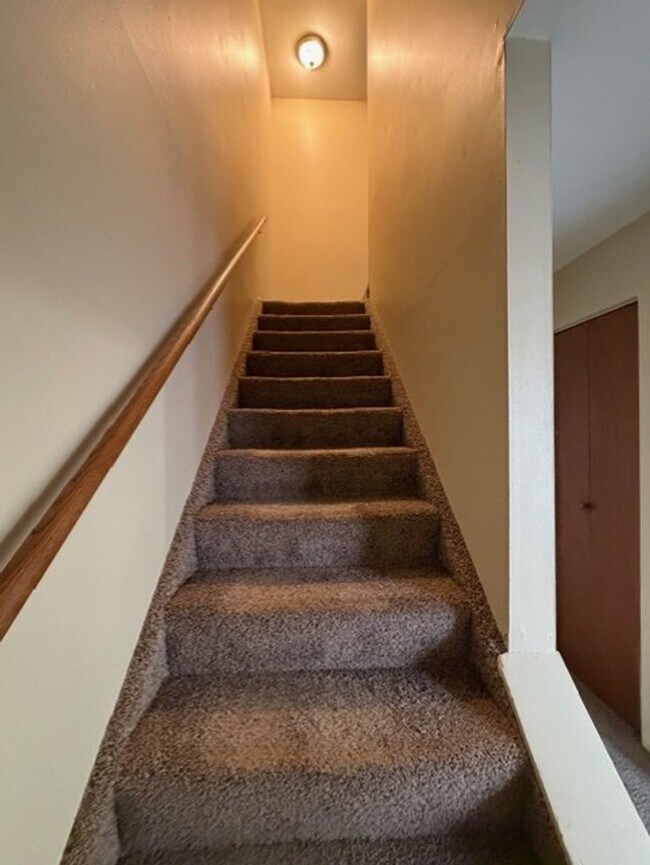 Building Photo - 6881-6887 Emerald Ave