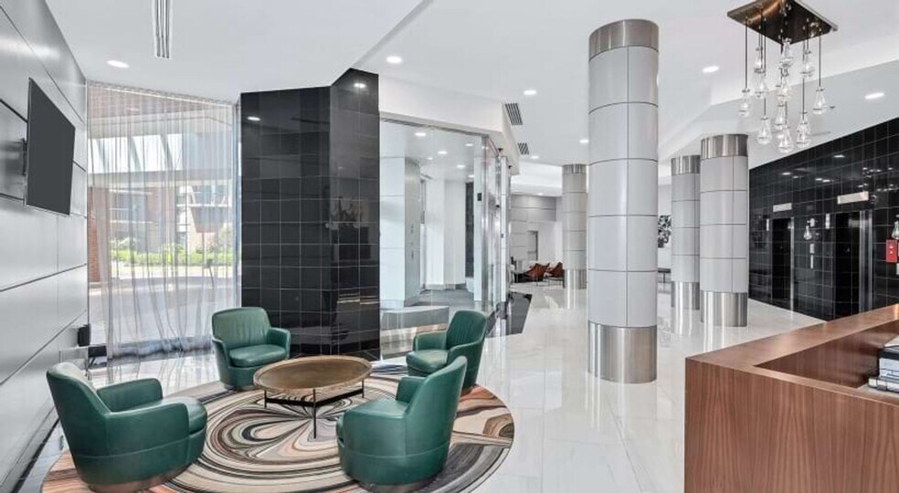 Building Photo - 1500 S Hayes St