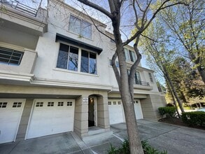 Building Photo - 450 Navaro Way