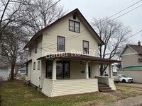 Building Photo - 3 Bedroom single family home