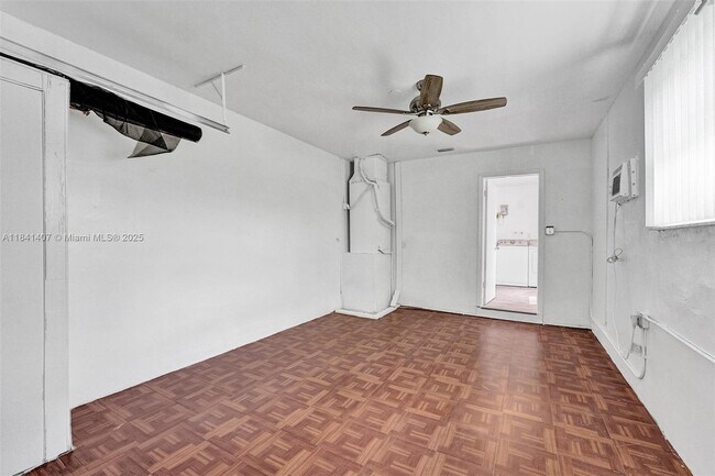 Building Photo - 2132 SW 13th St